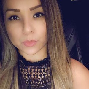 Meet your Posher, Laura